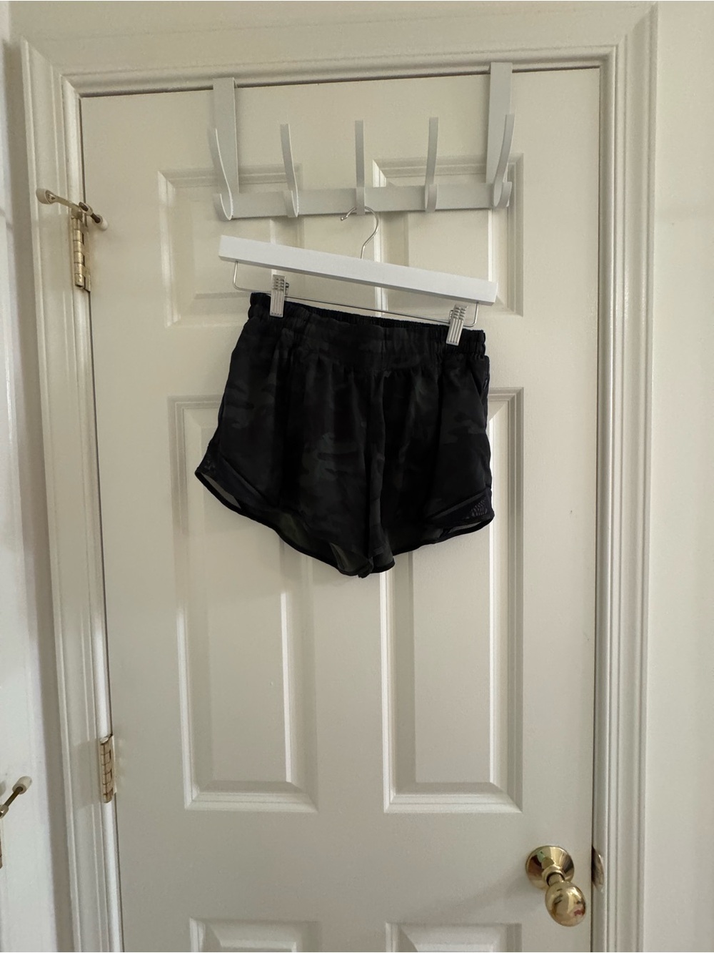 Lululemon Green Camo Hotty Hot Shorts 2.5”